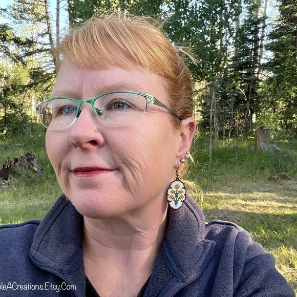 Tan Flowers Beaded Earrings, New, Handmade by Me - Picture 10 of 10